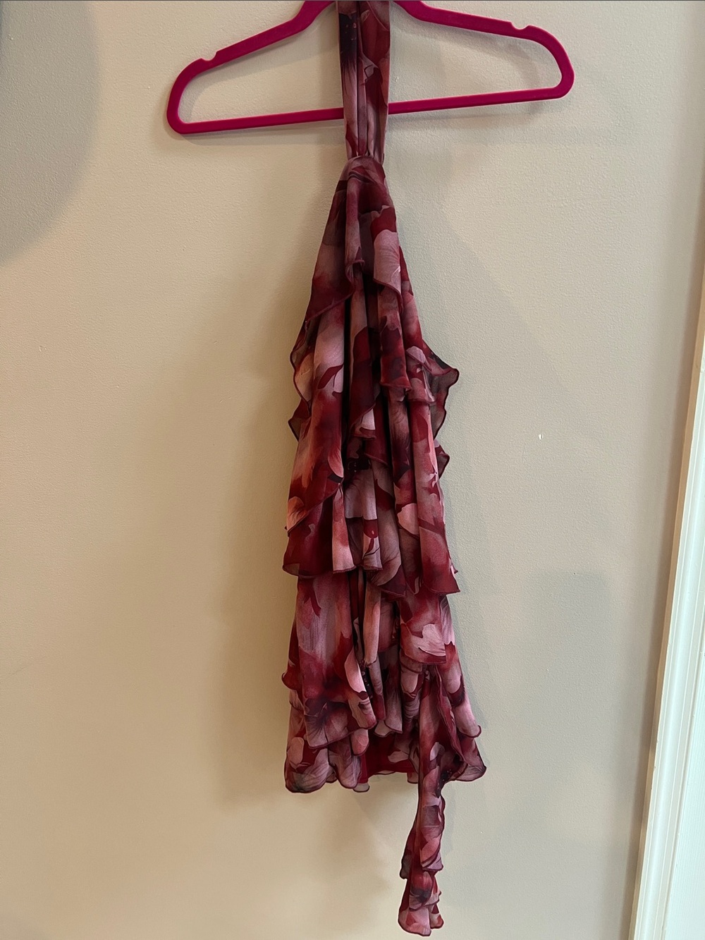 Backless Ruffled Mini Dress in Burgundy Pink